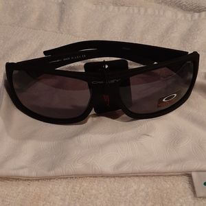 OAKLEY sunglasses